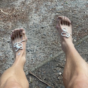 Tips om blessures te voorkomen en de correcte manier om jouw loopschoenen aan te trekken.